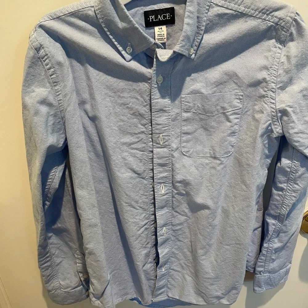 Childrens place button down - Picture 2 of 2